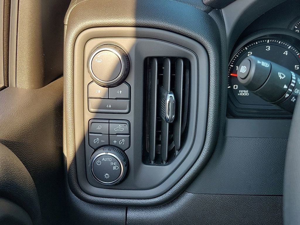 2025 Chevrolet Silverado 2500 HD Custom