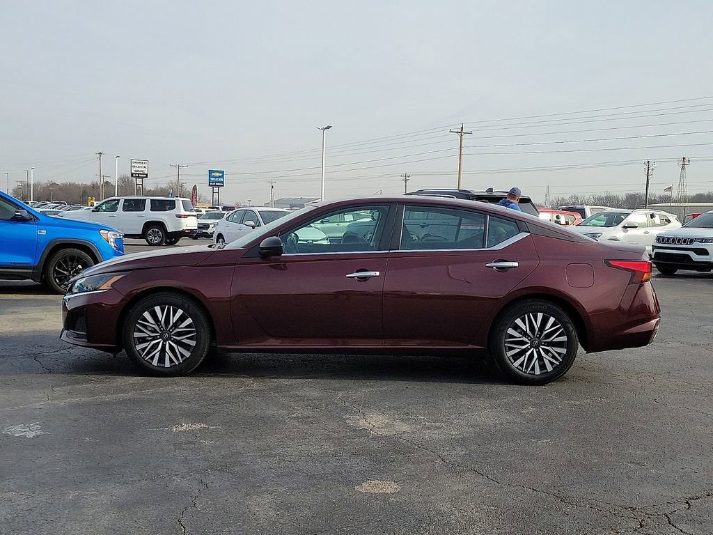 2025 Nissan Altima SV