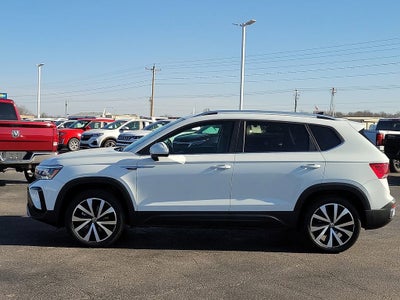 2024 Volkswagen Taos SE