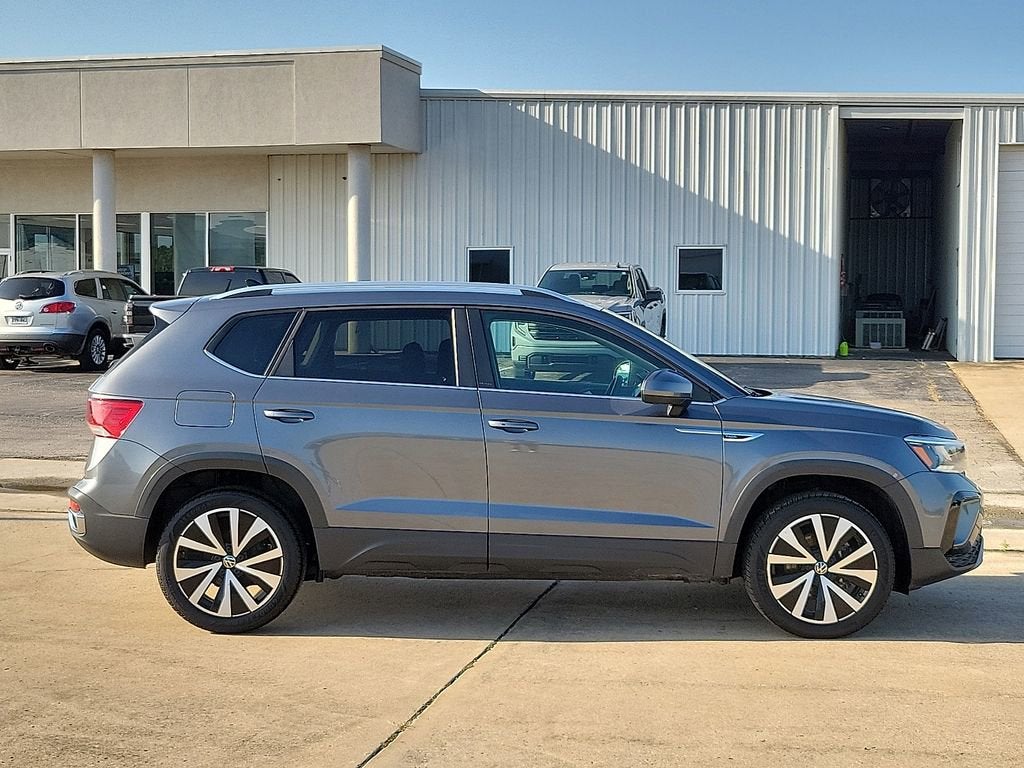 2024 Volkswagen Taos SE