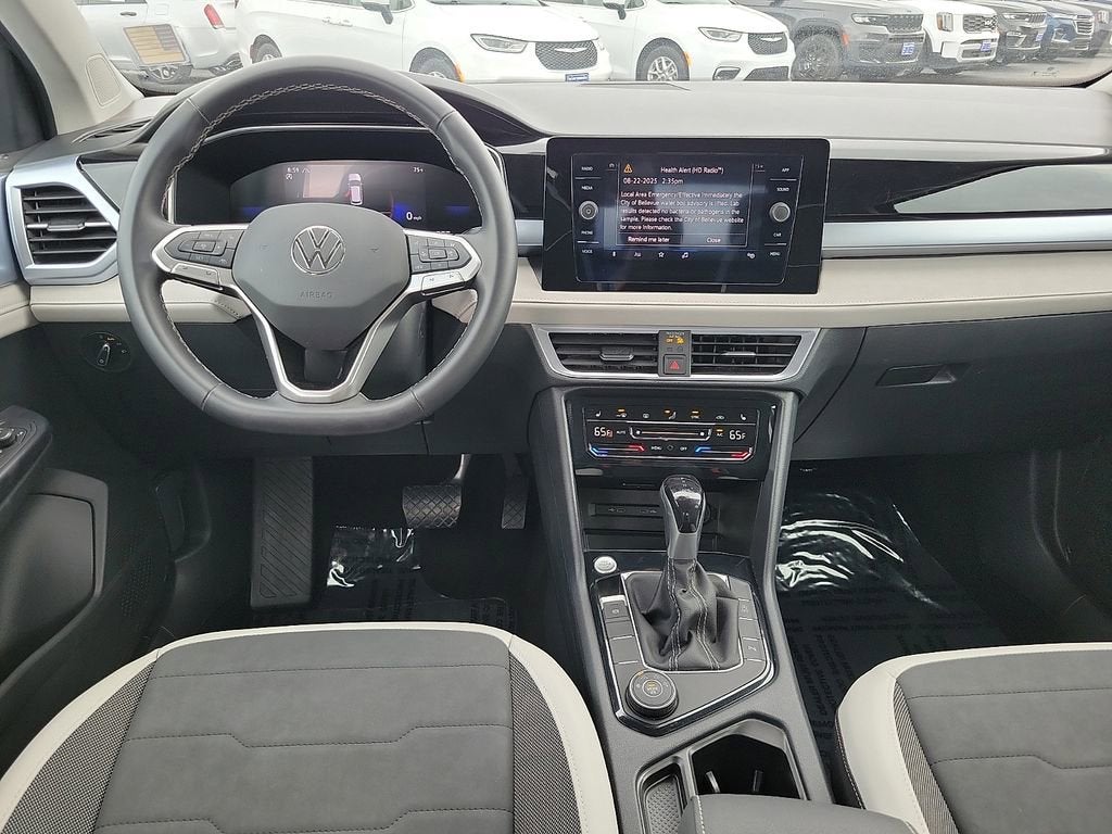2025 Volkswagen Taos SE