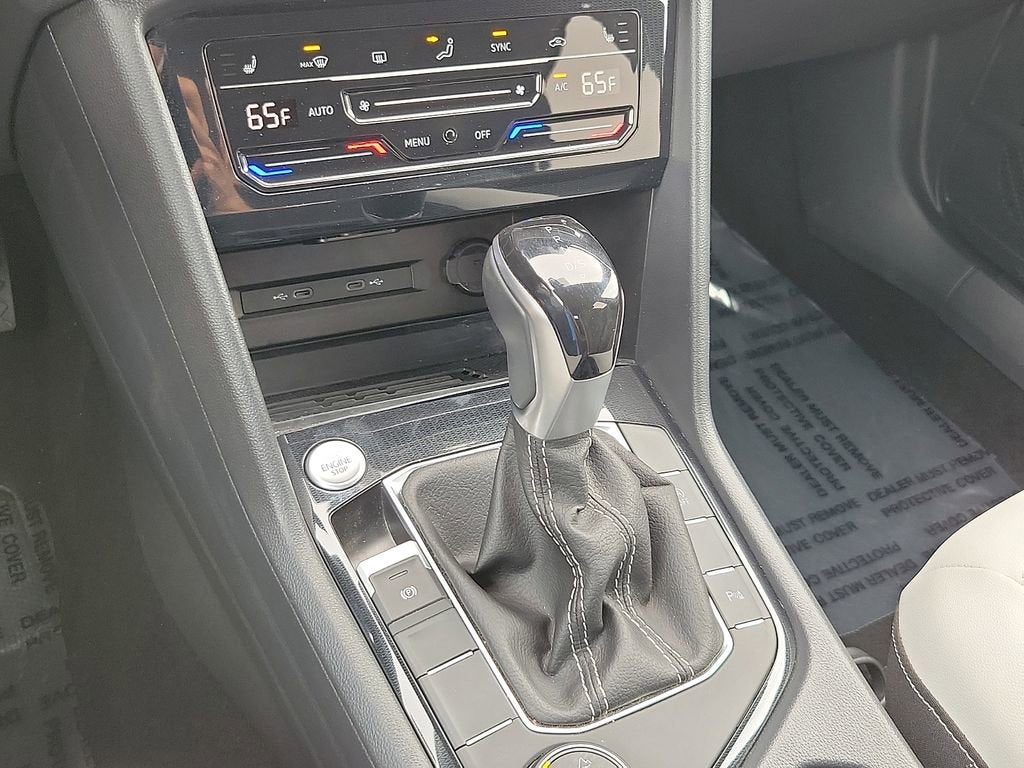 2025 Volkswagen Taos SE