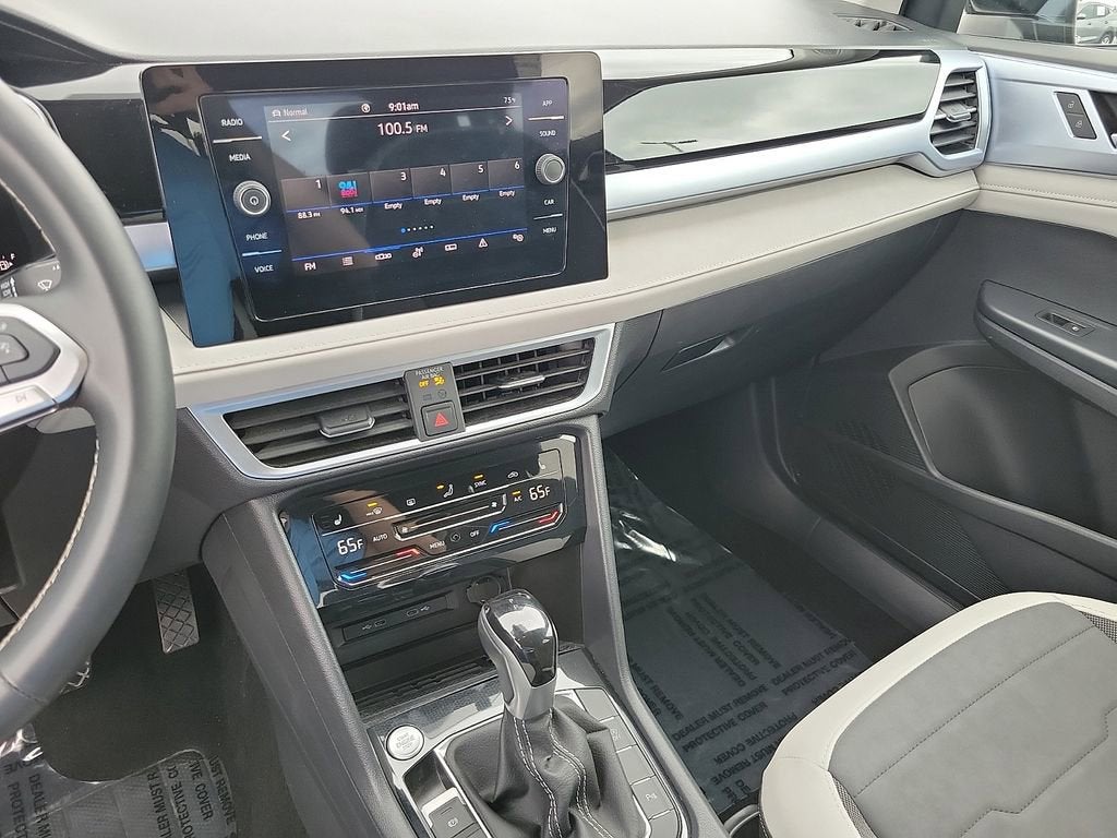 2025 Volkswagen Taos SE