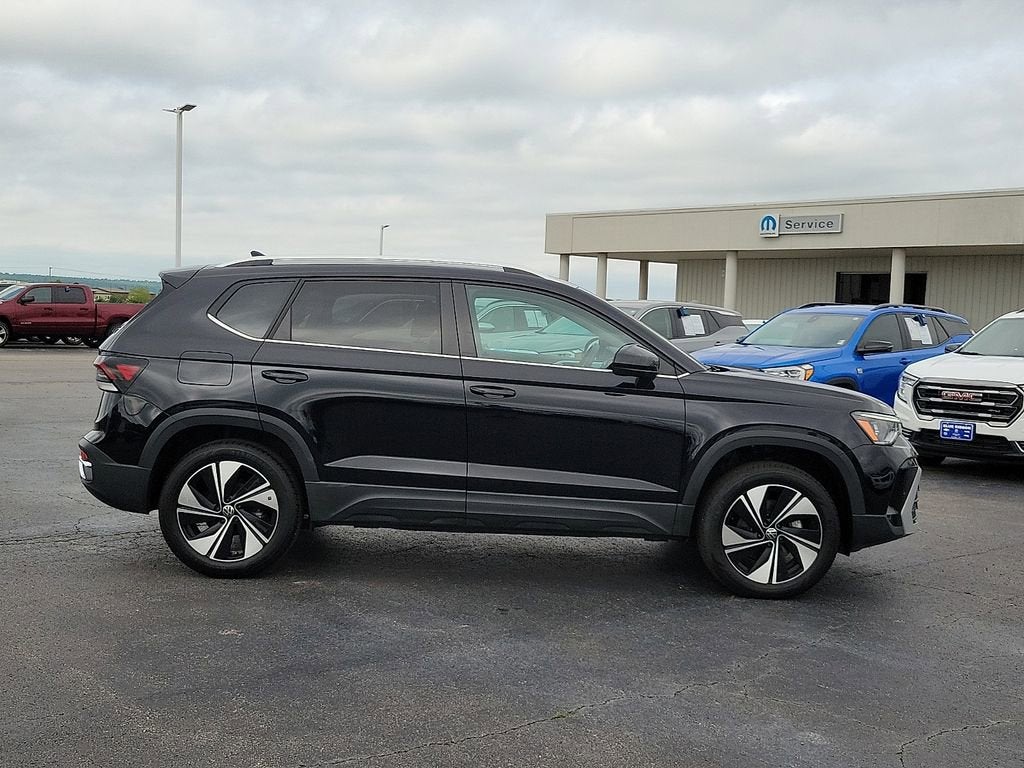 2025 Volkswagen Taos SE