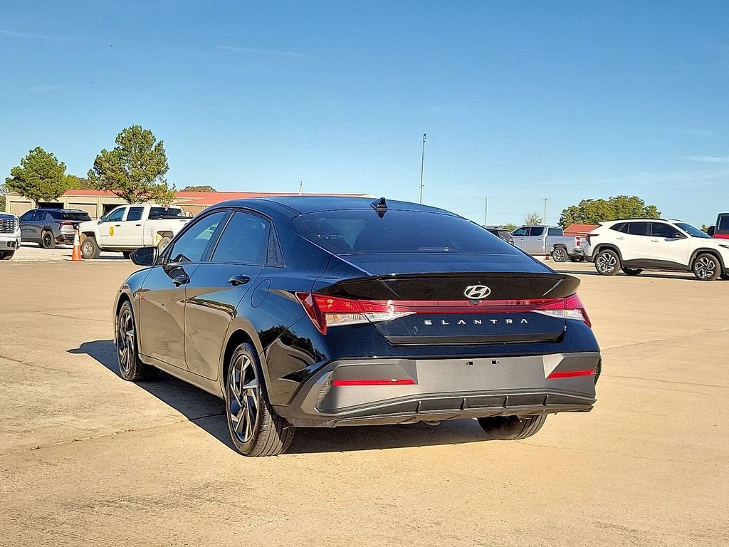 2025 Hyundai Elantra SEL Sport