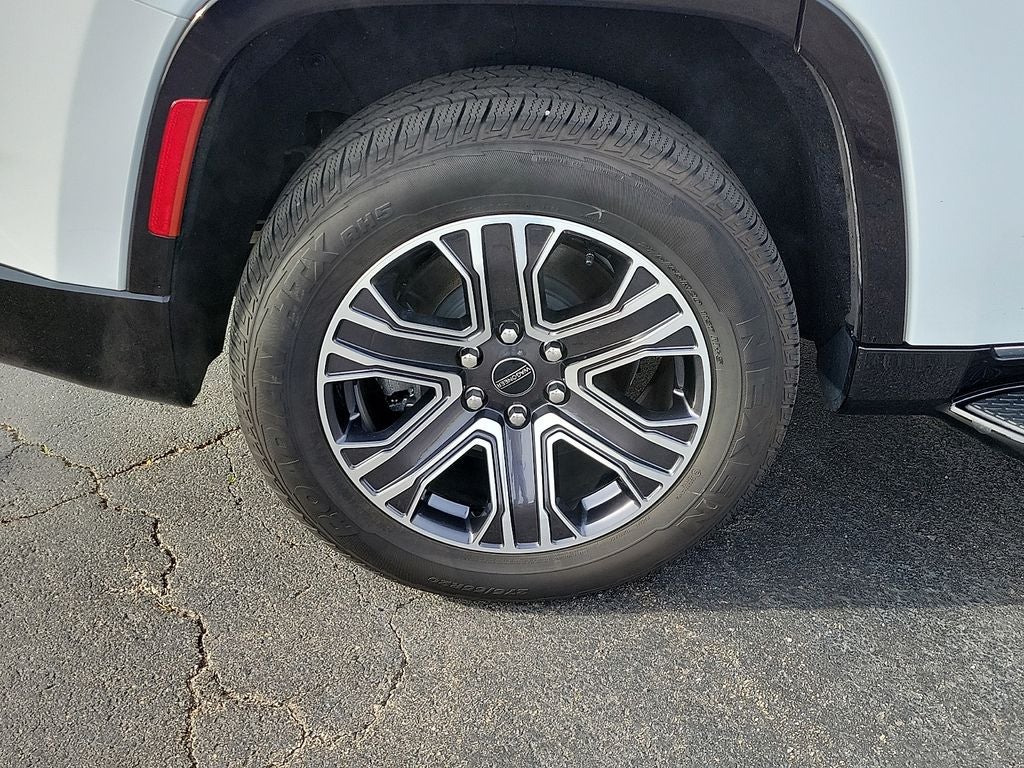 2025 Jeep Wagoneer Base