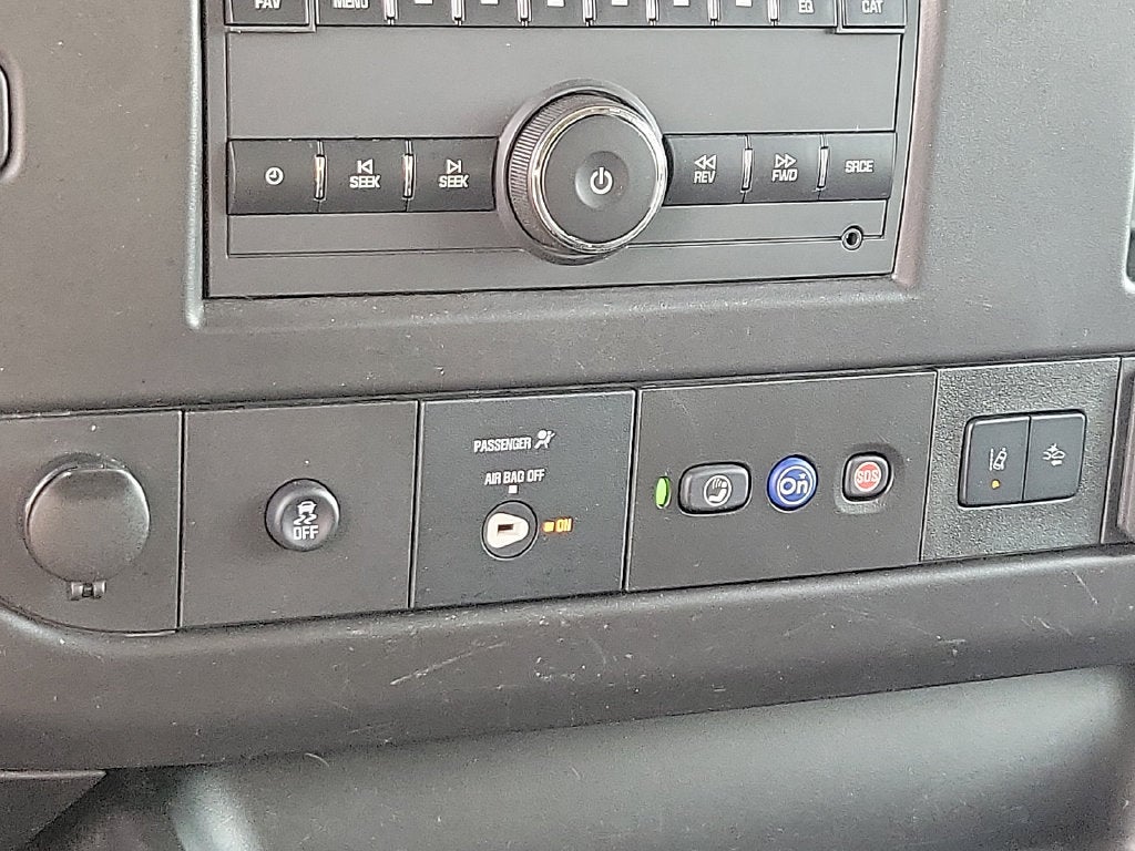 2025 Chevrolet Express 3500 LT Passenger