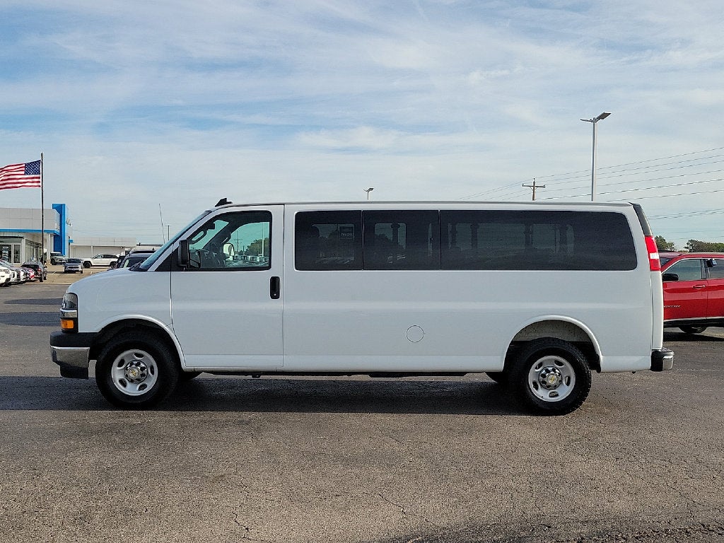 2025 Chevrolet Express 3500 LT Passenger