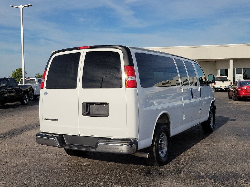 2025 Chevrolet Express 3500 LT Passenger