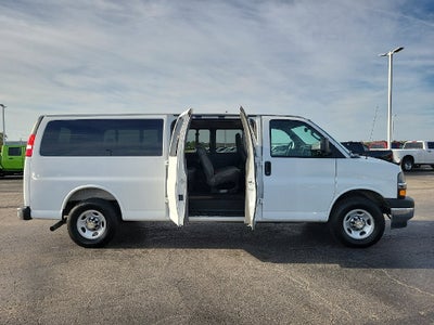 2025 Chevrolet Express 3500 LT Passenger