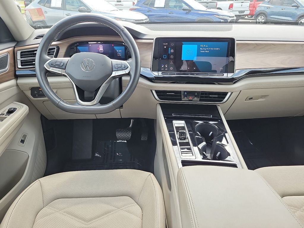 2025 Volkswagen Atlas 2.0T SE w/Technology
