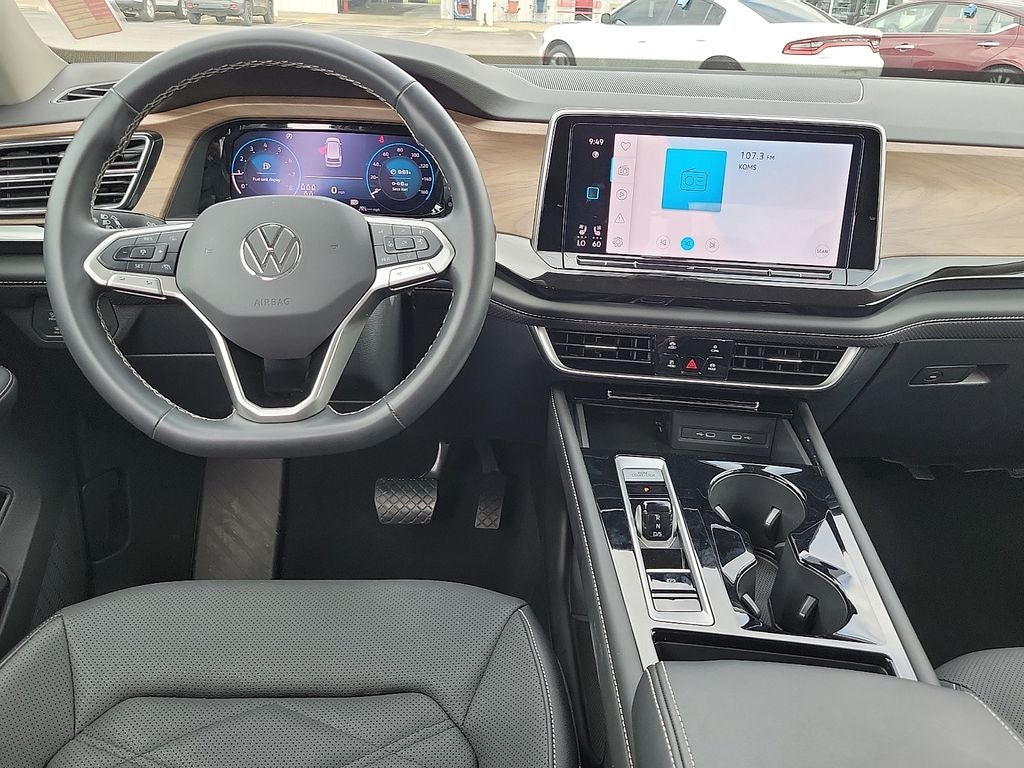 2025 Volkswagen Atlas 2.0T SE w/Technology