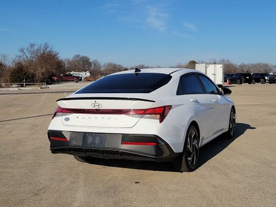 2025 Hyundai Elantra SEL Sport